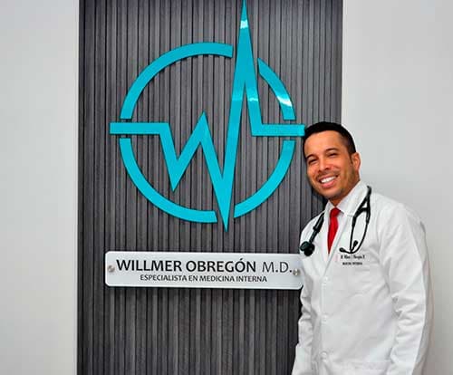 Dr. Willmer Obregón especialista en medicina interna